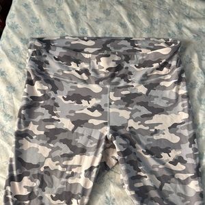 Fabletics, 1X powe hold  Capri workout pants